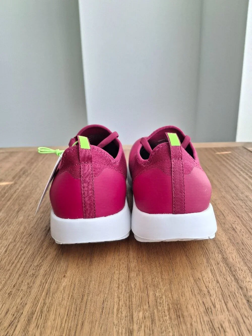 (New) OOFOS – OOmg Sport LS Recovery Shoes (Rosebud) – Women's 8